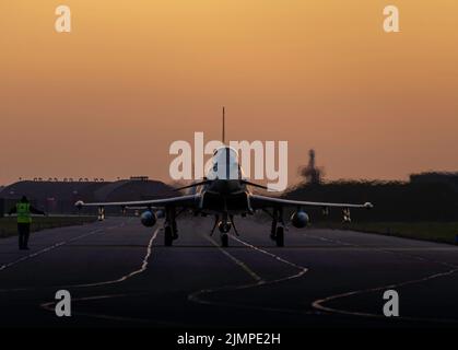 RAF Coningsby Scramble QRA NATO-Jets zur Verteidigung der Ukraine und der NATO-Alliierten Stockfoto