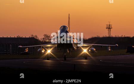 RAF Coningsby Scramble QRA NATO-Jets zur Verteidigung der Ukraine und der NATO-Alliierten Stockfoto