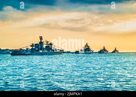 Militärmarine russische Schiffe Stockfoto