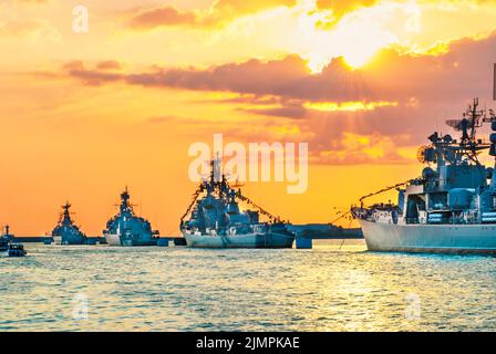 Militärmarine russische Schiffe Stockfoto