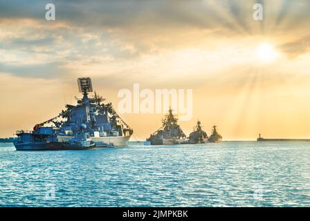 Militärmarine russische Schiffe Stockfoto