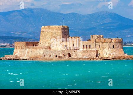 Die Bourtzi Wasserburg, Nafplio in Griechenland Stockfoto