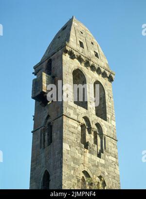 TORRE CAMPANARIO. ORT: IGLESIA DE LA ASUNCION. MOMBUEY. Zamora. SPANIEN. Stockfoto