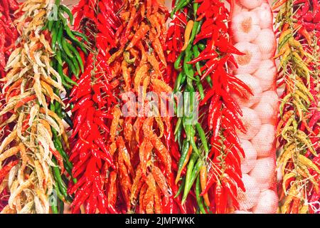 Rot und Grün hot Chilly Peppers Stockfoto