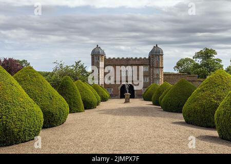 Torhaus in Burton Agnes Hall, ein herrliches elisabethanischen Herrenhaus aus dem 17.. Jahrhundert im East Riding of Yorkshire, England, Großbritannien Stockfoto