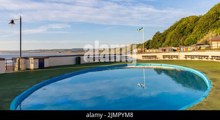 Der Paddling Pool an der Strandpromenade von Filey in North Yorkshire, England. Stockfoto