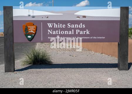 Eine Zufahrtsstraße zum White Sands NP, New Mexico Stockfoto