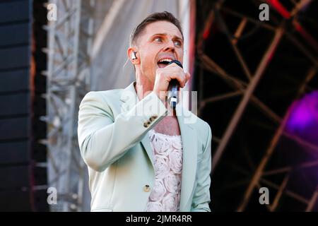 City of Brighton and Hove, Jake Shears früher bei den Scissor Sisters, die im Brighton Pride 2022 auftreten, sind wir Fabuloso. 7.. August 2022 Stockfoto