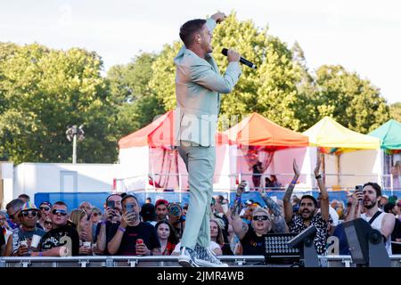 City of Brighton and Hove, Jake Shears früher bei den Scissor Sisters, die im Brighton Pride 2022 auftreten, sind wir Fabuloso. 7.. August 2022 Stockfoto