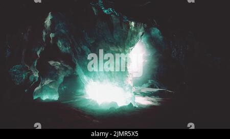 Innenaufnahme der Eisgletscherhöhle Stockfoto