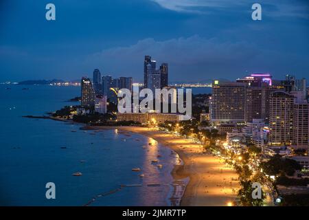 Luftaufnahme von Pattaya Stadt Alphabet auf dem Berg, Pattaya, Panoramablick über die Skyline von Pattaya Stadt Thailand Stockfoto