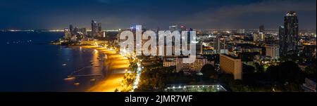 Luftaufnahme von Pattaya Stadt Alphabet auf dem Berg, Pattaya, Panoramablick über die Skyline von Pattaya Stadt Thailand Stockfoto