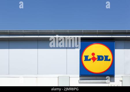 Randers, Dänemark - 19. August 2015: Lidl ist eine deutsche globale Discounter-Supermarktkette mit Sitz in Neckarsulm, Baden-Württemberg, Deutschland Stockfoto