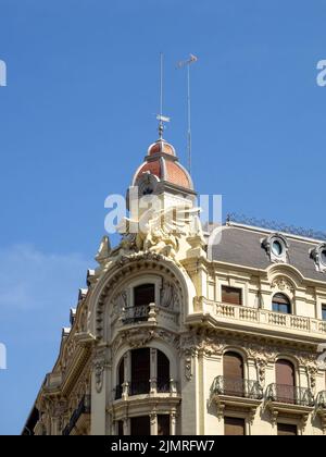 GRANADA, ANDALUCIA, SPANIEN - MAI 7 : typisches Gebäude in Granada Spanien am 7. Mai 2014 Stockfoto