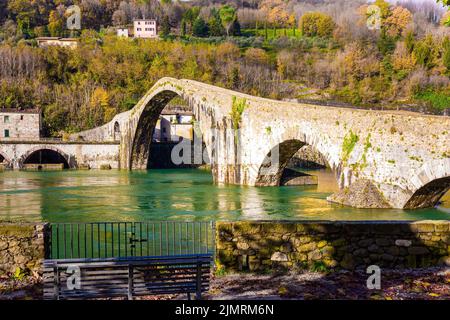 Die Brücke in Borgo a Mozzano Stockfoto