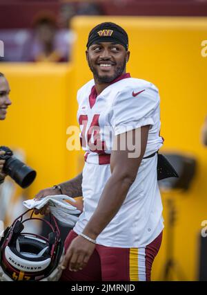 6. August 2022: Washington Commander laufen zurück Antonio Gibson (24) nimmt das Feld während des NFL-Trainingslagers des Teams auf dem Fed Ex Field in Landover, Maryland, ein Fotograf: Cory Royster Stockfoto