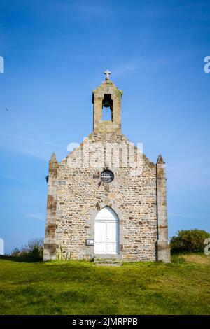 Alte Kirche auf Chausey Insel, Bretagne, Frankreich Stockfoto