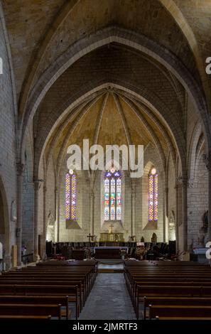 Innenansicht der Kirche Saint Dominique in Monpazier Stockfoto