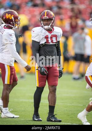 6. August 2022: Washington Commanders Wide Receiver Curtis Samuel (10) während des NFL-Trainingslagers des Teams auf dem Fed Ex Field in Landover, Maryland Fotograf: Cory Royster Stockfoto