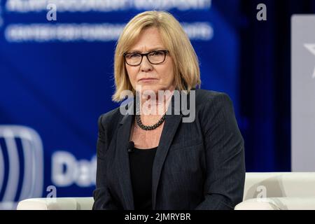 Dallas, TX - 6. August 2022: Die Kongressabgeordnete Michelle Fischbach spricht während der CPAC Texas 2022 Konferenz im Hilton Anatole Stockfoto