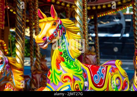 Buntes Pferd auf einem Karussell (Greenwich, London, Großbritannien Stockfoto