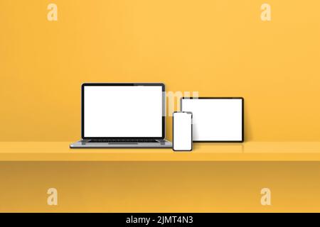 Laptop, Mobiltelefon und digitaler Tablet-pc auf gelbem Wandregal. Horizontaler Hintergrund Stockfoto