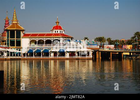 Die Lamplight Lounge, die ehemalige Arial's Grotto, befindet sich im Pixar Pier-Abschnitt von Disneyland California Adventure Stockfoto