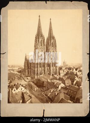 Der Kölner Dom gesehen vom Deutzer Rheinufer aus. In der größten NRW
