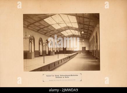 Römer Eduard (1814-1895), Niederschlesischer-Märkischer Bahnhof (Schlesischer Bahnhof, Ostbahnhof) Berlin (1869): Innenansicht. Foto auf Karton, 25,6 x 37,2 cm (inklusive Scankanten) Römer Eduard (1814-1895): Niederschlesisch-Märkischer Bahnhof (Schlesischer Bahnhof, Ostbahnhof), Berlin Stockfoto