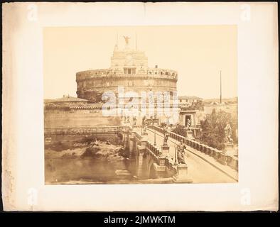 Unbekannter Fotograf, Fotos von Reisen aus Italien, Frankreich und Deutschland (ohne dat.): Ansicht. Foto auf Karton, 55,7 x 73 cm (einschließlich Scankanten) N.N. : Fotos von Reisen aus Italien, Frankreich und Deutschland: Engelsburg, Rom Stockfoto