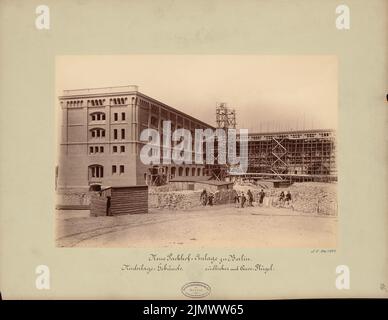 Weber Helmut, neuer Verpackungshof, Berlin-Moabit (1882-1885): Ansicht. Foto auf Karton, 42,7 x 55,2 cm (inklusive Scan-Kanten) Weber Helmut : Neue Packhofanlage, Berlin-Moabit Stockfoto