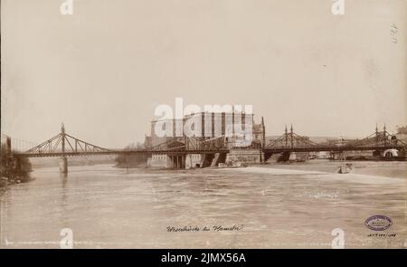 Unbekannter Architekt, Weserbrücke bei Hameln (ohne Datum): Ansicht. Foto auf Karton, 36,1 x 59,1 cm (einschließlich Scankanten) N.N. : Kettenbrücke, Hameln Stockfoto