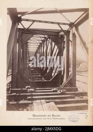 Unbekannter Architekt, Weserbrücke bei Hameln (ohne Datum): Ansicht. Foto auf Karton, 36,6 x 27,1 cm (einschließlich Scankanten) N.N. : Nebenbahn Hameln-Lage. Weserbrücke, Hameln Stockfoto