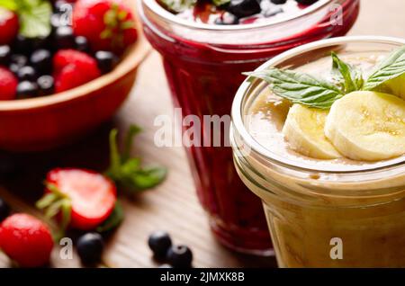 Heidelbeeren und Banane smoothie Stockfoto