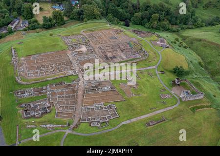 Luftaufnahme der historischen römischen Hilfsfestung von Vindolanda in der Nähe der Hadrianmauer in Nordengland Stockfoto