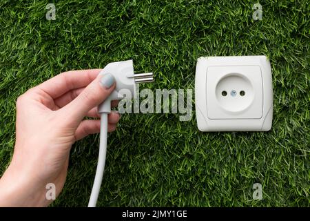 Steckdose mit Ladegerät Stockfoto