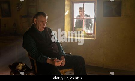 BRENDAN GLEESON und COLIN FARRELL in DEN BANSHEES OF INISHERIN (2022), Regie: MARTIN MCDONAGH. Kredit: Blaupause Bilder / Fuchs Suchscheinwerfer / Album Stockfoto