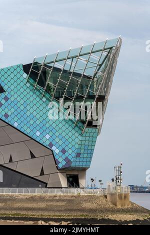 KINGSTON UPON HULL, YORKSHIRE, Großbritannien - 17. JULI: Das Tiefgebäude am Yachthafen von Kingston upon Hull am 17. Juli 2022 Stockfoto