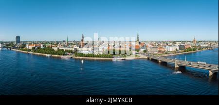 Aufnahme aus der Vogelperspektive von Riga, der Skyline von Riga, Lettland. Stockfoto