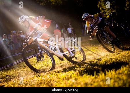Jolanda Neff aus der Schweiz im Einsatz beim Mercedes Benz UCI Mountain Bike World Cup in Mont-Sainte-Anne, Kanada, 5. August 2022. (CTK Foto/Mikrofon Stockfoto