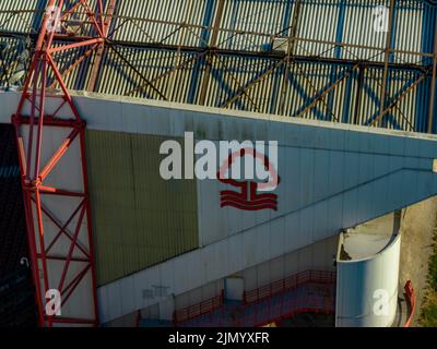 Nottingham Forrest The City Count und Meadow Lane Notts County aus der Luft, Luftaufnahme von einer Drohne River Trent Nottingham Stockfoto