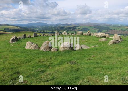 Eine UFO-Sichtung auf Cadair Berwyn und Cadair Bronwen von Moel Ty Uchaf Stone Circle in Denbighshire. Merionethshire. Wales. Ein UFO-Vorfall in Berwyn Mountain Stockfoto