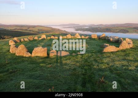 Eine UFO-Sichtung auf Cadair Berwyn und Cadair Bronwen von Moel Ty Uchaf Stone Circle in Denbighshire. Merionethshire. Wales. Ein UFO-Vorfall in Berwyn Mountain Stockfoto