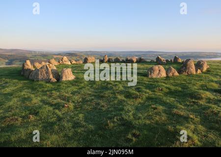 Eine UFO-Sichtung auf Cadair Berwyn und Cadair Bronwen von Moel Ty Uchaf Stone Circle in Denbighshire. Merionethshire. Wales. Ein UFO-Vorfall in Berwyn Mountain Stockfoto