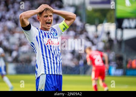 Odense, Dänemark. 07. August 2022. Jeppe Tverskov (6) von ob beim Superliga-Spiel 3F zwischen Odense Boldklub und Aarhus GF im Nature Energy Park in Odense. (Foto: Gonzales Photo/Alamy Live News Stockfoto