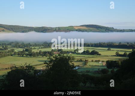 Eine UFO-Sichtung auf Cadair Berwyn und Cadair Bronwen von Moel Ty Uchaf Stone Circle in Denbighshire. Merionethshire. Wales. Ein UFO-Vorfall in Berwyn Mountain Stockfoto