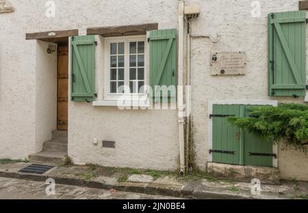 Fassade des Hauses, wo Jazz musiker Django Reinhardt lebte. Frankreich, Seine-et-Marne, Samois-sur-Seine, Stockfoto