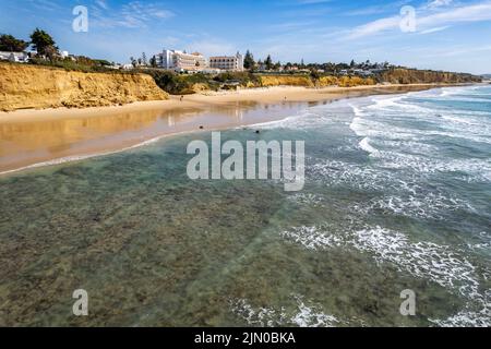 Der Strand Fuente de Gallo, Conil de la Frontera, Costa de la Luz, Andalusien, Spanien | Strand Fuente de Gallo, Conil de la Frontera, Costa de la L Stockfoto