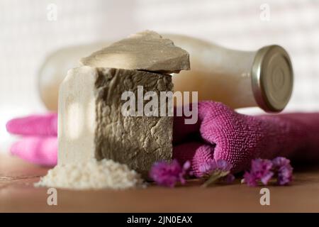 Hausgemachte Wäsche, Marseille geriebene Seife, DIY, do it yourself, Zero Waste, Umweltfreundliches, natürliches Produkt zum Waschen und Reinigen Stockfoto