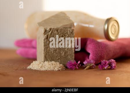 Hausgemachte Wäsche, Marseille geriebene Seife, DIY, do it yourself, Zero Waste, Umweltfreundliches, natürliches Produkt zum Waschen und Reinigen Stockfoto